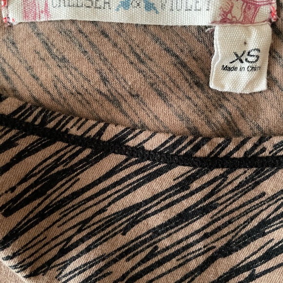 🖤 🤎 Chelsea & Violet | Skull-Print Zip Top - Picture 4 of 5